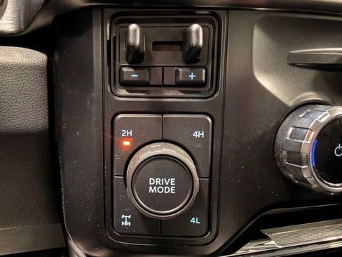 Used 2023 Ford F250 Lariat w/ Lariat Ultimate Package AWD/4WD image 46