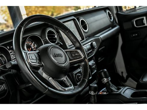 Used 2020 Jeep Wrangler Unlimited Sahara image 15