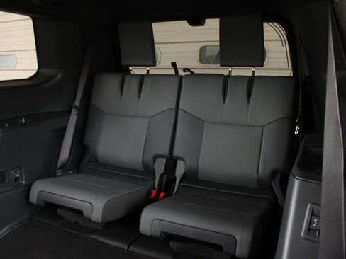 Used 2026 Lexus GX 550 w/ Cold Area Package AWD/4WD image 33