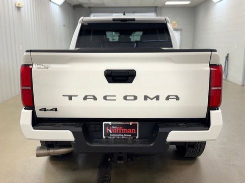 Used 2026 Toyota Tacoma TRD Off-Road AWD/4WD image 7