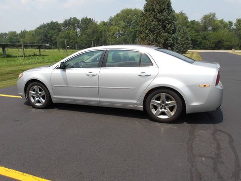 Used 2010 Chevrolet Malibu LT w/ Power Convenience Package FWD image 29
