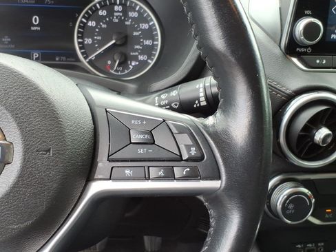 Used 2022 Nissan Sentra SV FWD image 11