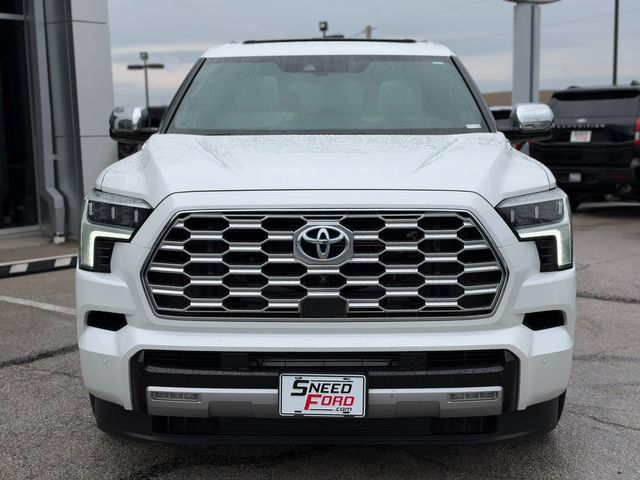 Used 2023 Toyota Sequoia Capstone AWD/4WD image 2