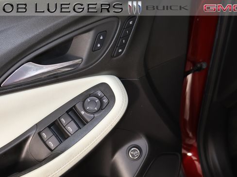 Used 2022 Buick Encore GX Essence FWD image 7