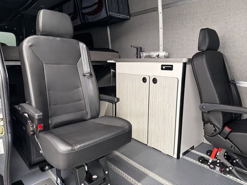 Used 2022 Mercedes-Benz Sprinter 3500 image 29