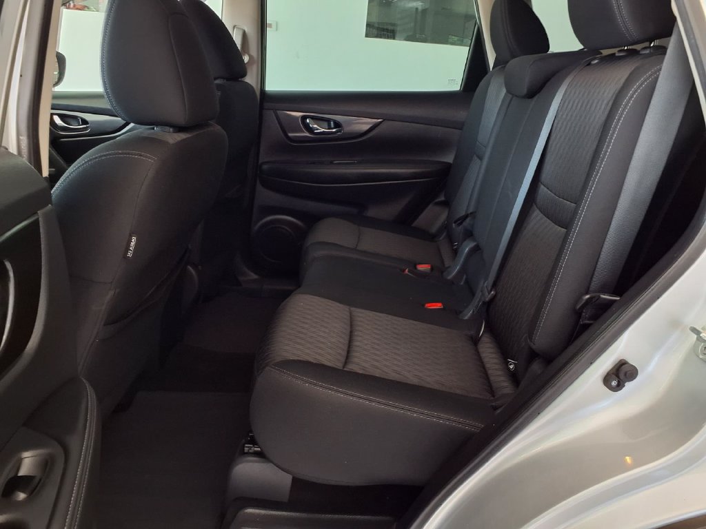 Used 2018 Nissan Rogue S FWD image 10