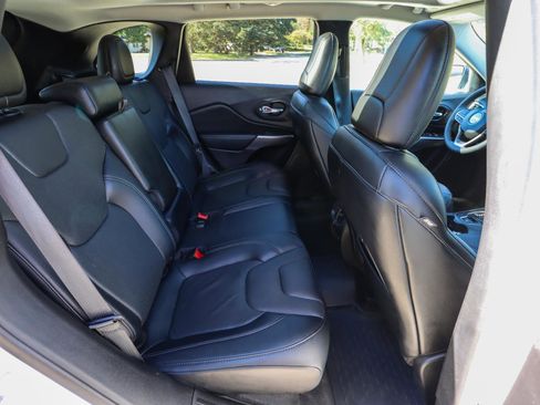 Used 2021 Jeep Cherokee Latitude Lux w/ Sun & Sound Group image 40