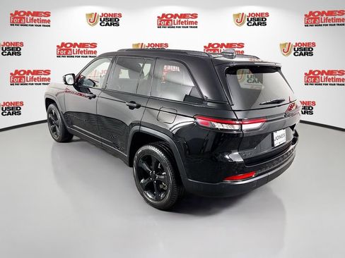 Used 2023 Jeep Grand Cherokee Limited w/ Black Appearance Package image 2
