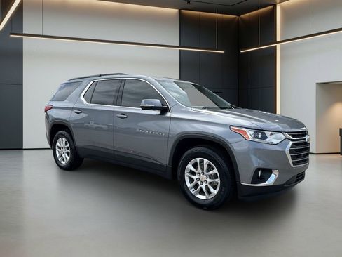 Used 2019 Chevrolet Traverse LT FWD image 7