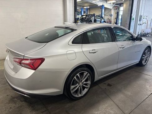 Used 2022 Chevrolet Malibu Premier FWD image 4