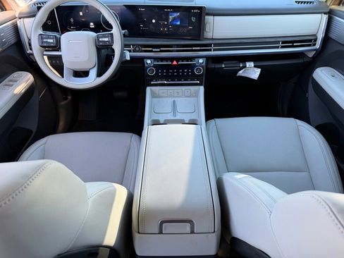 Used 2024 Hyundai Santa Fe Calligraphy image 8