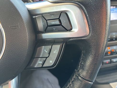 Used 2020 Ford Mustang Coupe image 25