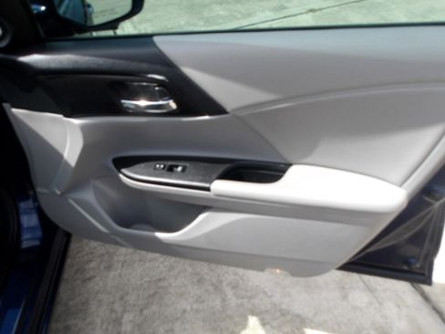 Used 2015 Honda Accord EX-L image 9