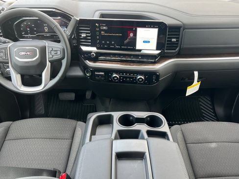 Used 2025 GMC Sierra 1500 Elevation image 10