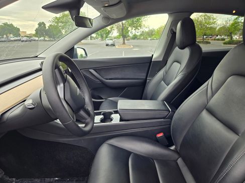 Used 2021 Tesla Model Y Long Range AWD/4WD image 20