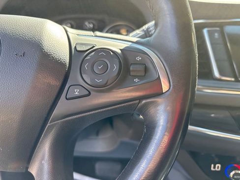 Used 2018 Buick Enclave Premium FWD image 24