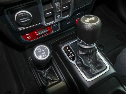 Used 2024 Jeep Wrangler Unlimited Sport AWD/4WD image 26