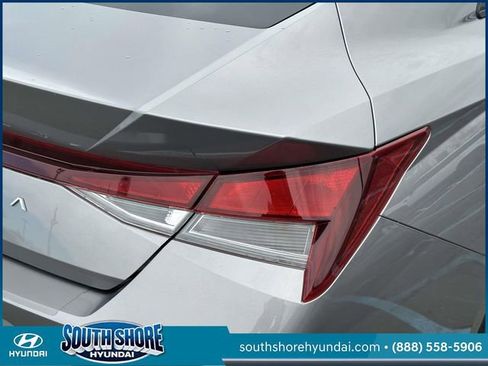 Certified 2023 Hyundai Elantra SEL image 11