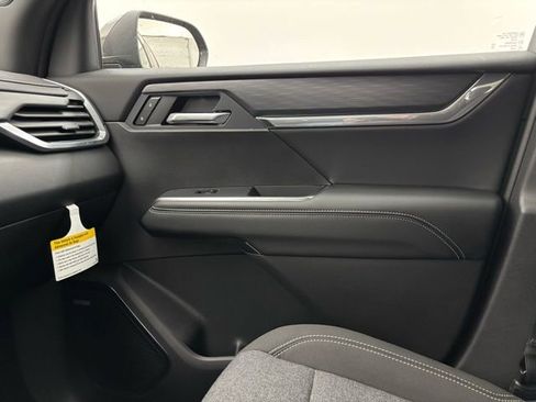 New 2026 GMC Acadia Elevation image 42