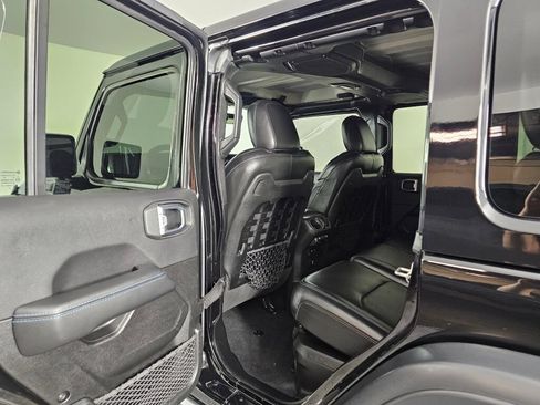Used 2022 Jeep Wrangler Unlimited Rubicon 4xe w/ Cold Weather Group AWD/4WD image 33