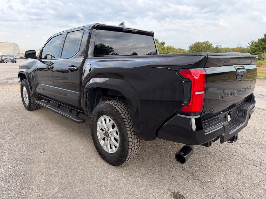 Certified 2025 Toyota Tacoma SR5 AWD/4WD image 7