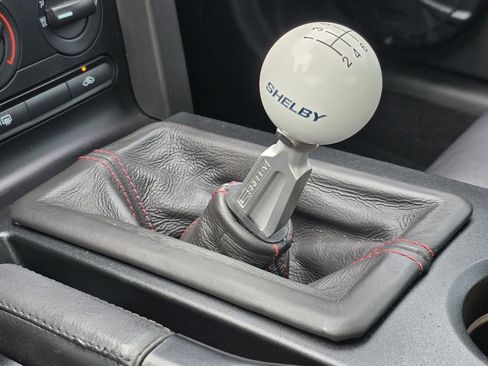 Used 2008 Ford Mustang Shelby GT500 RWD image 31