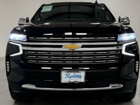 Used 2021 Chevrolet Suburban Premier w/ Premium Package image 7