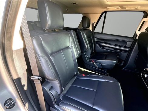 Used 2024 Ford Expedition XLT RWD image 17