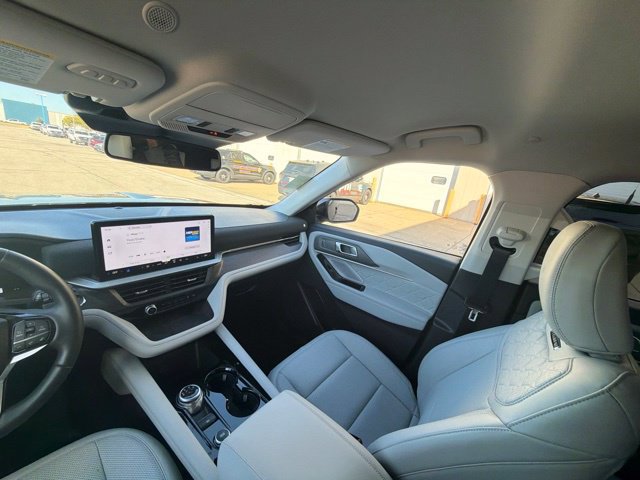 Used 2026 Ford Explorer Platinum w/ LUX Leather Package AWD/4WD image 20
