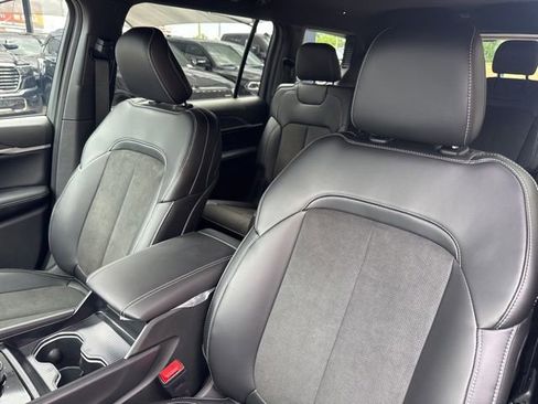New 2026 Jeep Grand Cherokee L 2WD image 11