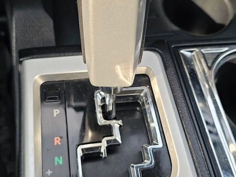 Used 2018 Toyota Tundra SR5 AWD/4WD image 31