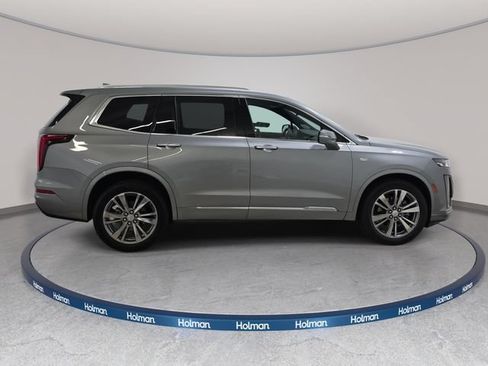 Certified 2025 Cadillac XT6 Premium Luxury AWD/4WD image 4