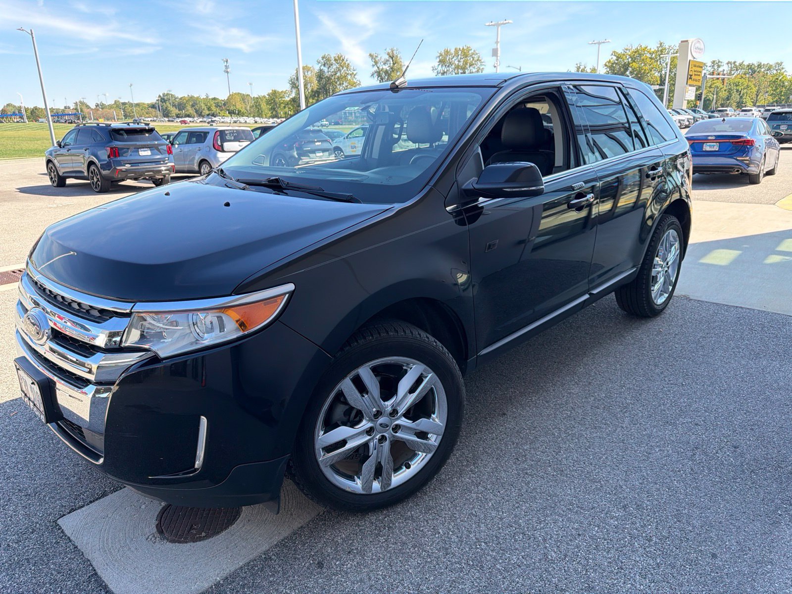 Used 2014 Ford Edge Limited w/ Equipment Group 302A FWD image 9
