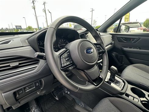 Used 2025 Subaru Forester Premium AWD/4WD image 39