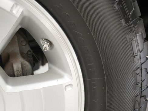 Used 2014 Toyota Tacoma PreRunner w/ TRD Sport Package image 18