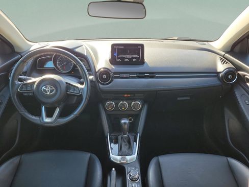 Used 2019 Toyota Yaris XLE image 8