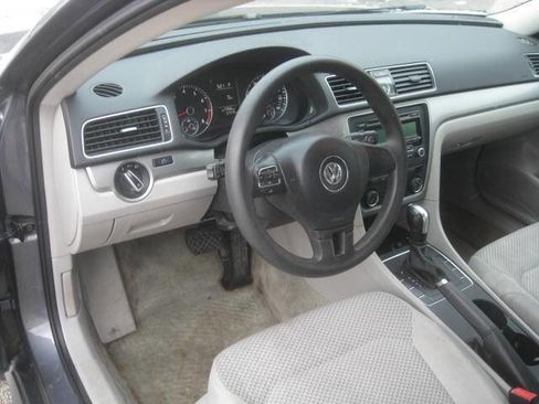 Used 2015 Volkswagen Passat 1.8T S image 12