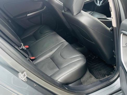 Used 2018 Volvo V60 T5 Cross Country w/ Convenience Package image 19