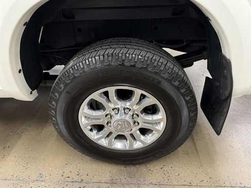 Used 2018 RAM 3500 Laramie w/ Snow Chief Group AWD/4WD image 9