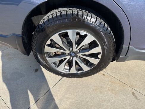 Used 2015 Subaru Outback 2.5i Limited image 9