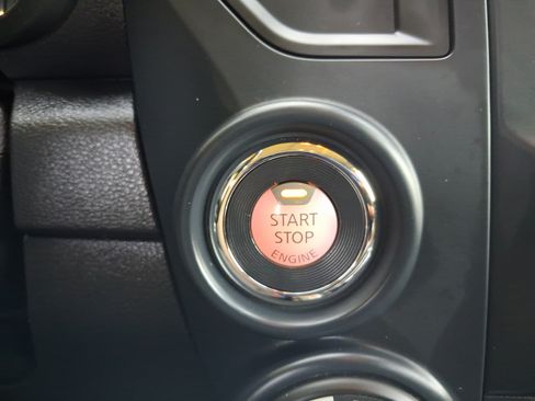 Used 2024 Nissan Titan SV w/ SV Convenience Package AWD/4WD image 37