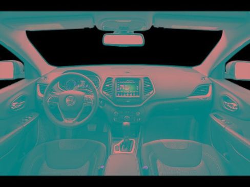 Used 2015 Jeep Cherokee Latitude w/ Comfort/Convenience Group image 24