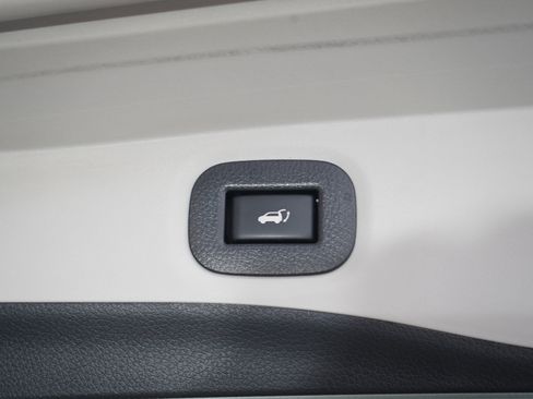 Used 2016 Nissan Rogue SL w/ SL Premium Package AWD/4WD image 11