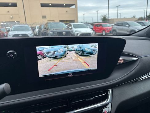 Used 2025 Buick Envista Sport Touring image 17