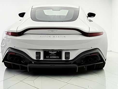 Used 2023 Aston Martin V8 Vantage Coupe RWD image 7