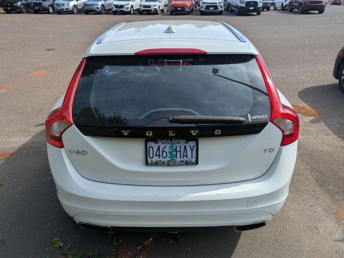 Used 2016 Volvo V60 T5 Premier FWD image 5