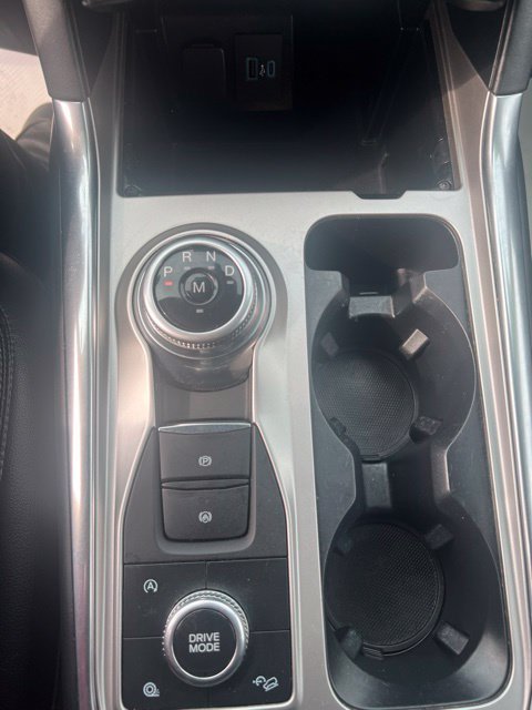 Used 2020 Ford Explorer XLT w/ Equipment Group 202A AWD/4WD image 18