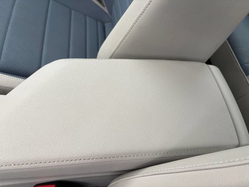 Certified 2025 Volkswagen Jetta SE w/ Sunroof Package FWD image 21