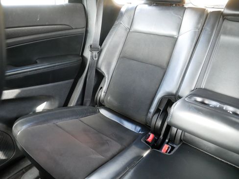 Used 2018 Jeep Grand Cherokee Altitude AWD/4WD image 12