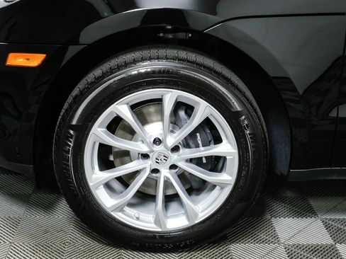 New 2026 Porsche Macan AWD/4WD image 40